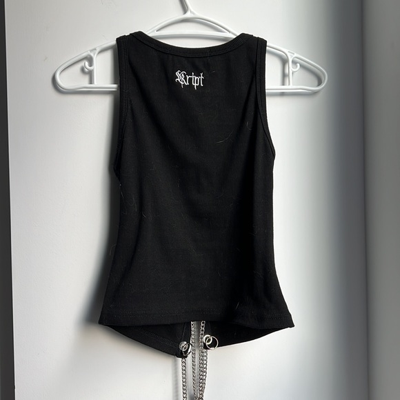 Ripped chain detail tank - Picture 2 of 2
